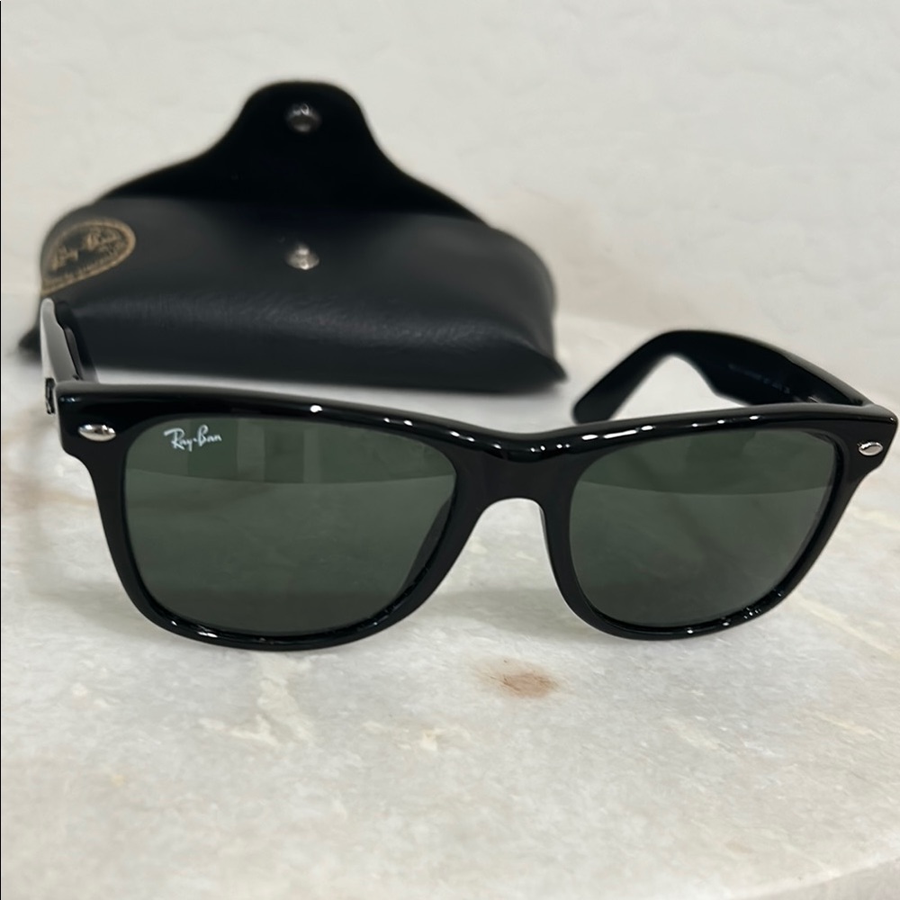 Ray-Ban Classic Black Sunglasses